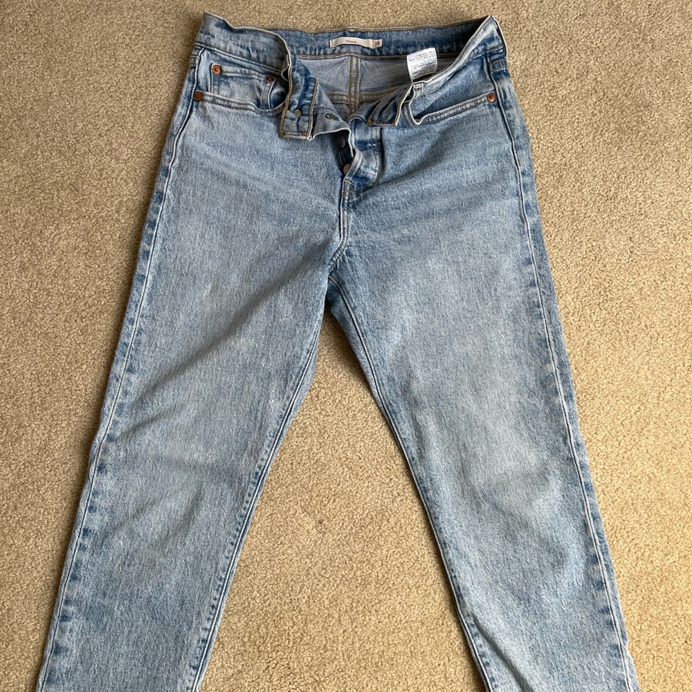 Levi's Wedgie Icon Jeans - size 28